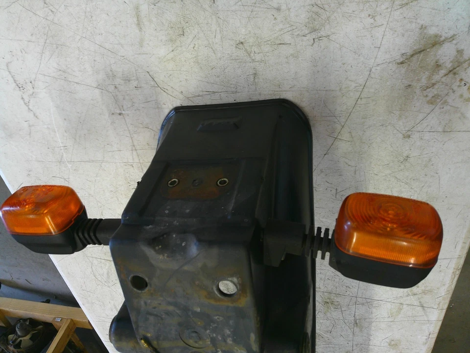 1977-1979 Suzuki 750 GS750 rear back fender inner fender - Image 2 of 4