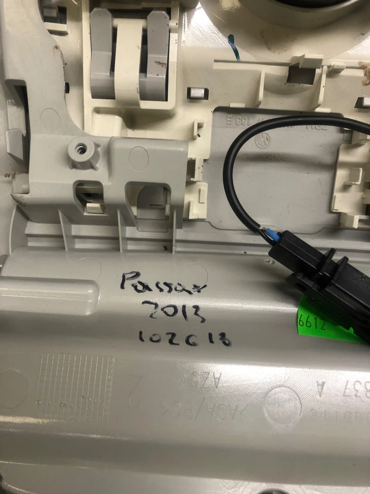 Luz interior delantera volkswagen passat 2012-2020 p/n 561868837a Foto 4 de 4