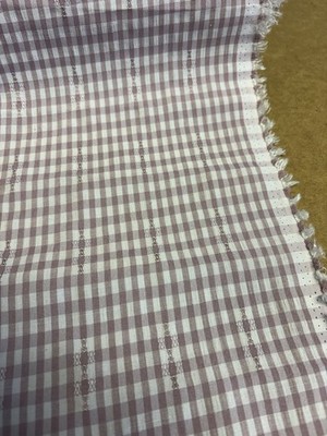 5 Meter Flieder Rose Gingham kleine Stickerei Baumwollmischung Deadstock Stoff