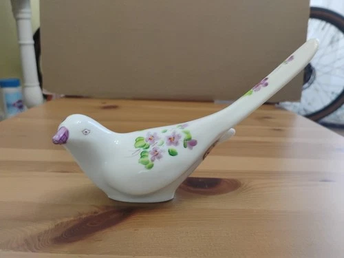 Vintage Fenton Art Glass Bird White Hand Painted Violets? Floral Figurine Read