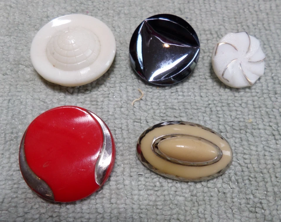 36 Vintage Antique Glass Buttons VARIOUS SIZES COLORS PATTERNS - Image 4 of 4