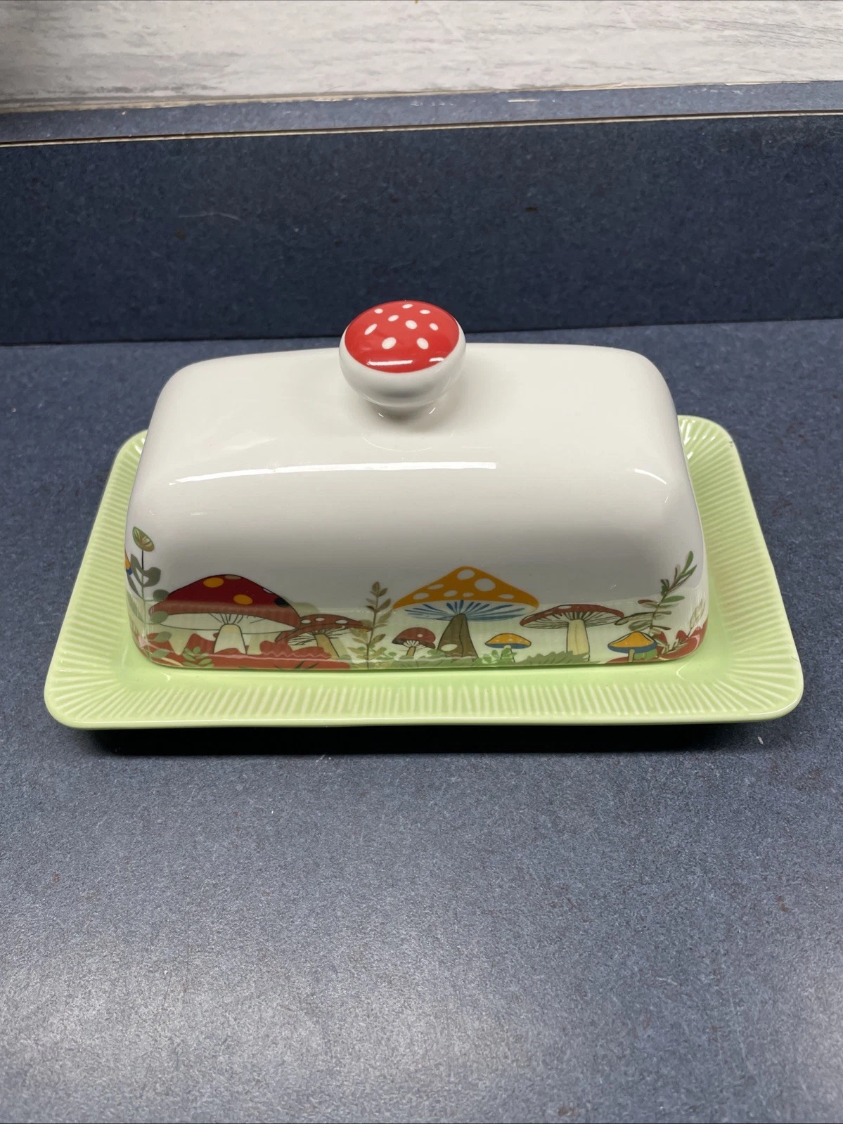 Mushroom Butter Dish EC