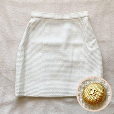 Chanel White Tweed Mini Skirt Gold Button Size 34 Used