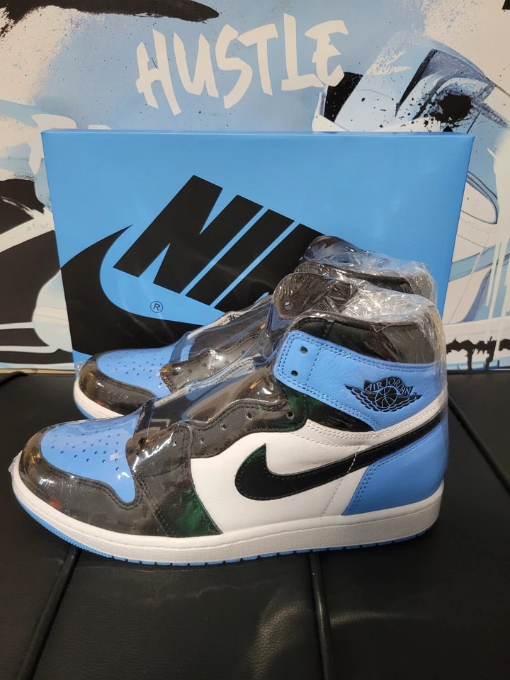 Air Jordan 1 Retro Alto OG UNC Puntera Talla 10 Para hombres DS Nuevo DZ5485 400 Lanzamiento 2023 Foto 3 de 4