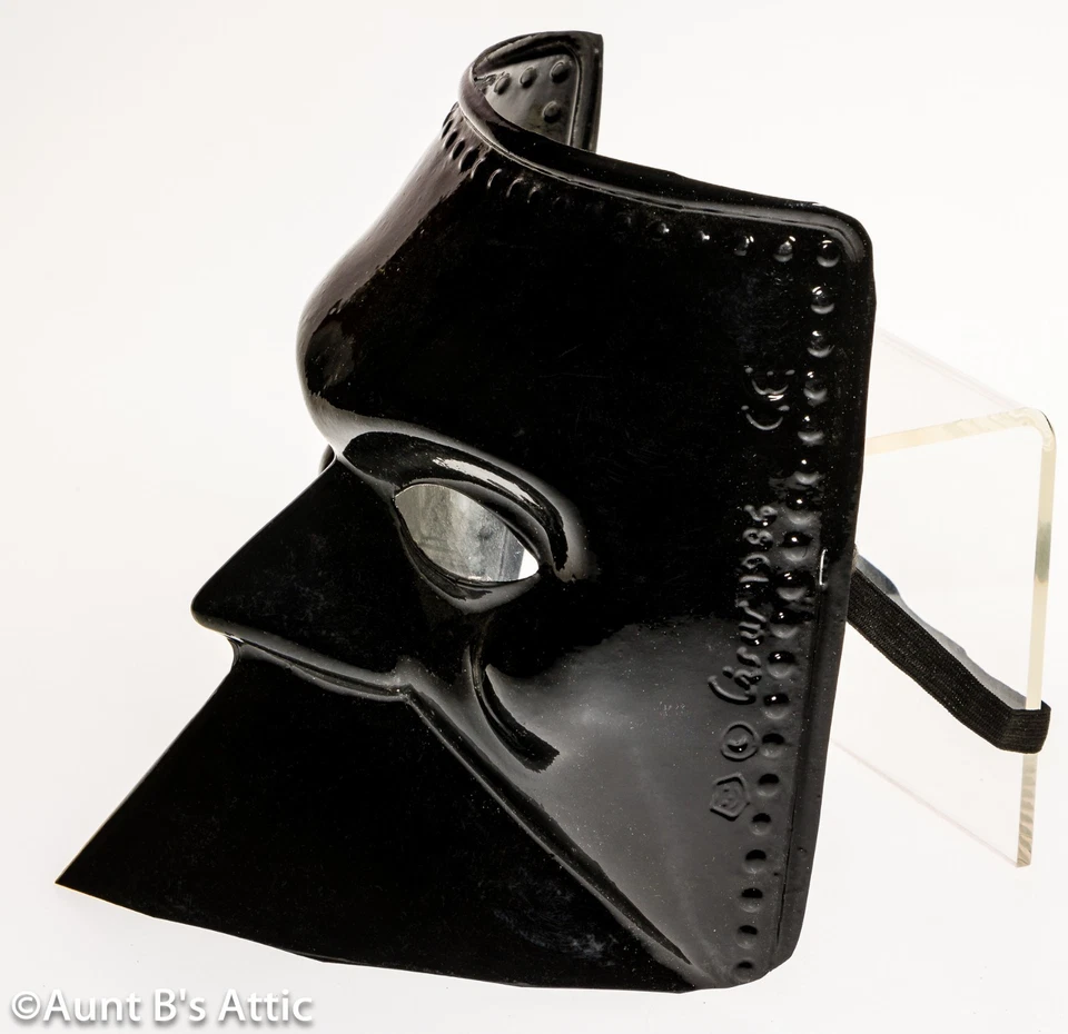 Mardi Gras Mask Venetian Style "Bauta" Solid Color Plastic Face Mask - Image 2 of 4