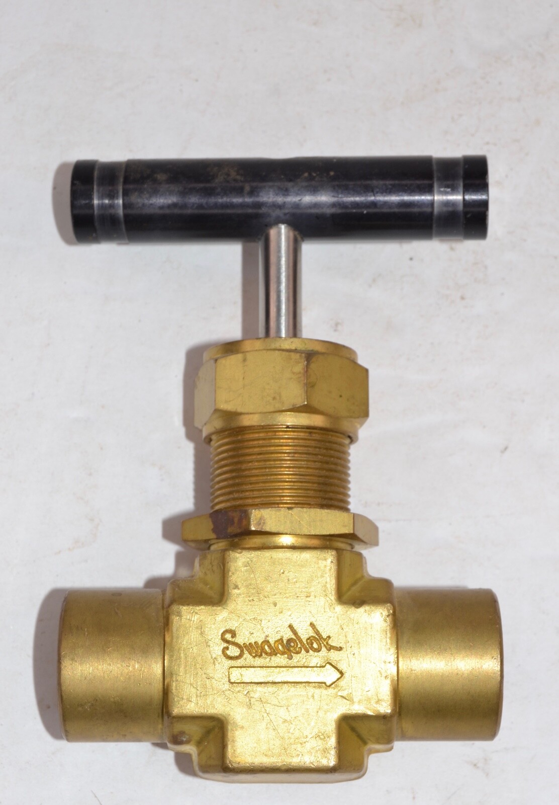 Swagelok Integral Needle Valve 1/2 in. Female ISO Tapered B