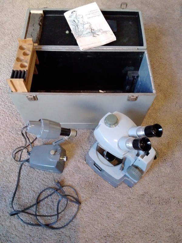 Vintage Bausch & Lomb Microscope 0.7X-3X, w/dual 10X W.F. eyepieces/Illuminator!