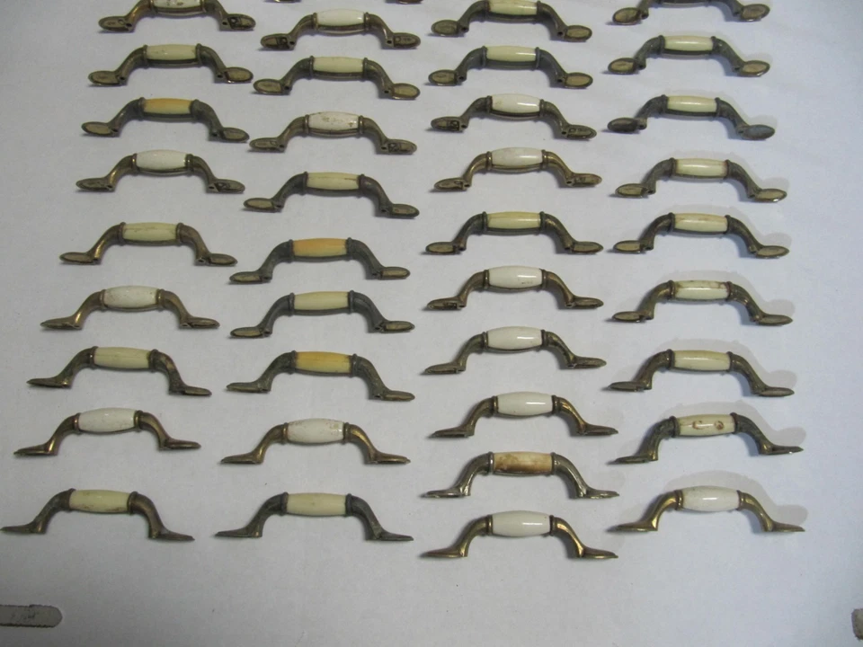 Lote de tiradores de cajones de cerámica vintage - 51 Foto 2 de 4