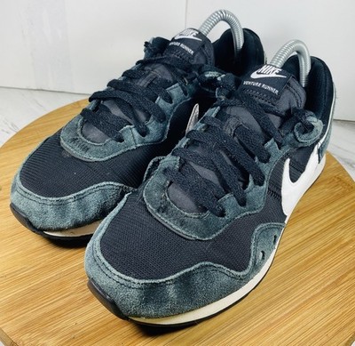 Nike Shoes Mens Size 8 Black Gray White Venture Runner Suede Mesh DM8453-400
