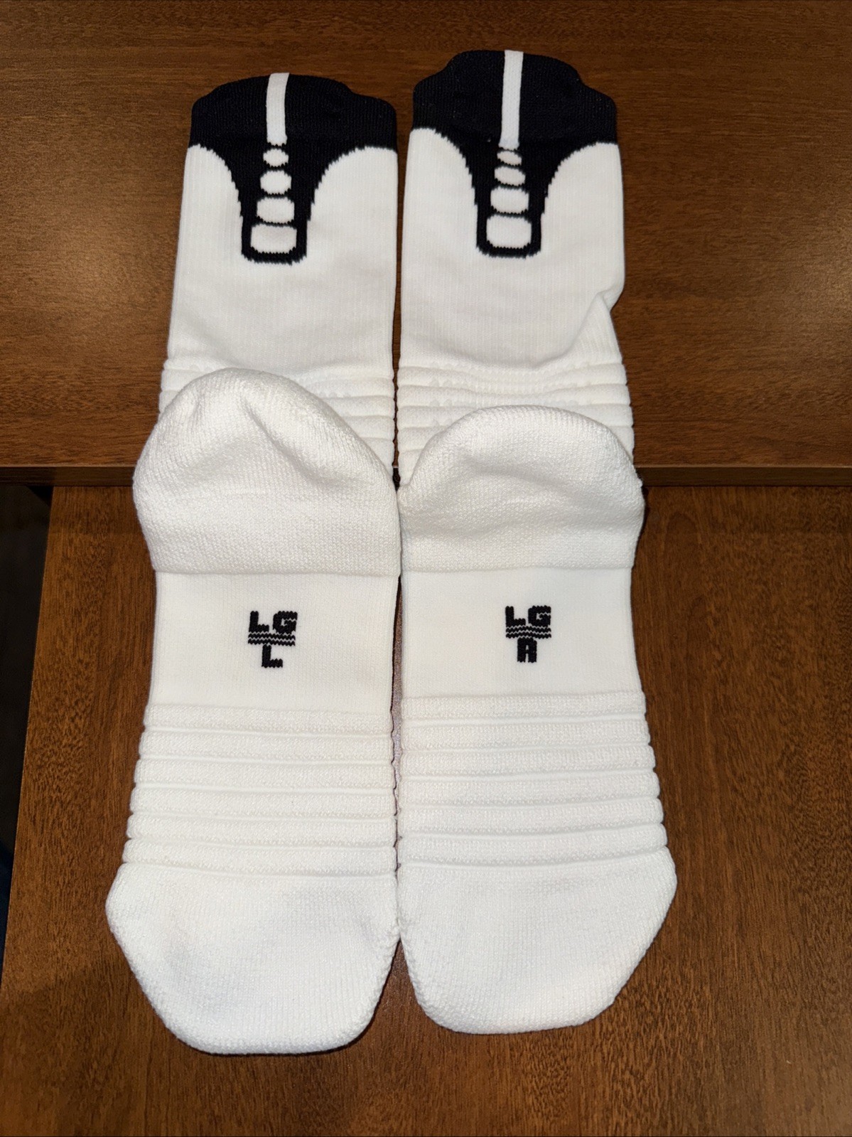 Nike Elite Versatility Socks White / Black - NWOT - Lg - 1 Pair
