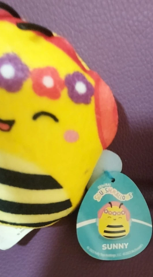 Malvaviscos originales McDonalds 2023 Sunny the Yellow Bee 3" nuevos con etiquetas Foto 2 de 3