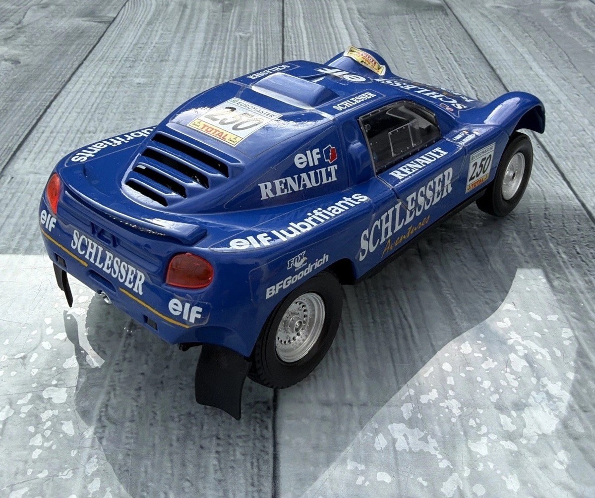 Bburago Renault-Schlesser Megane-Buggy X301 Dakar Rally 2000 1:26