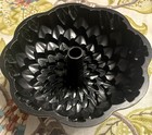 Nordic Ware CHRYSANTHEMUM Bundt Pan 10 cup Cast Aluminum — photo 4