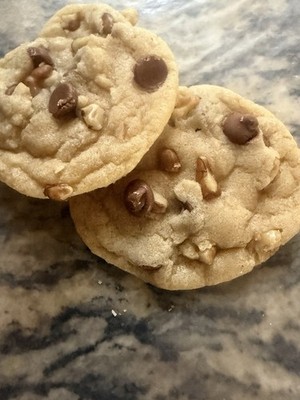 Chocolate Chip Walnut Cookies   Freshly Made. (18 Cookies)