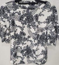 Flor Roz & Ali negra/blanca/pequeña estampada - talla pequeña - mangas de campana imitación envoltura frontal
