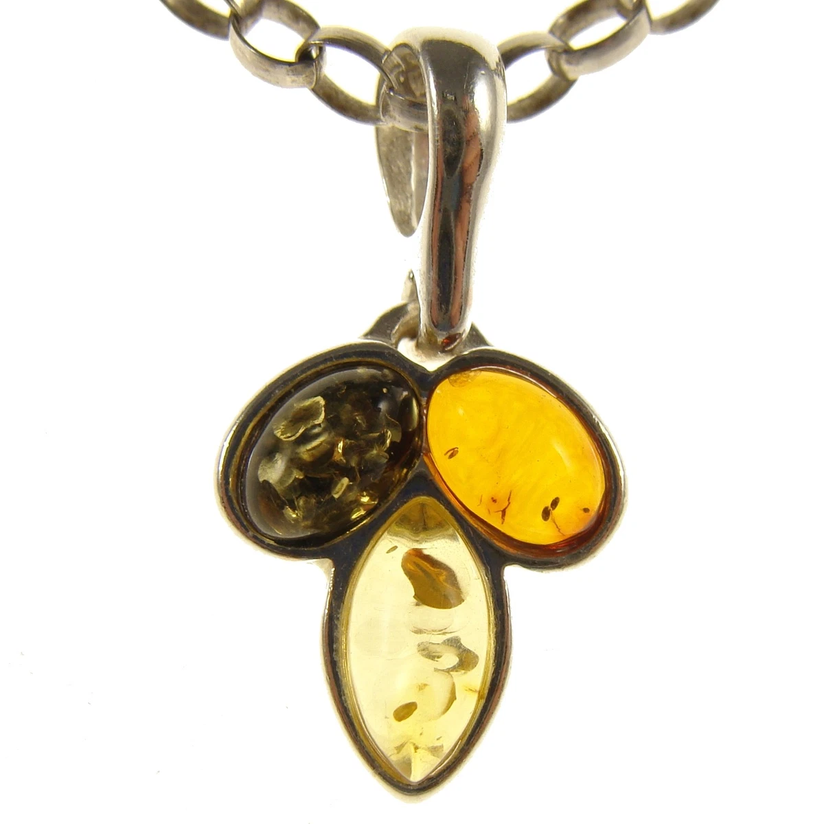 Ancien pendentif en argent et ambre laiteux