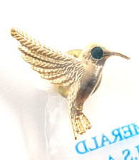 VTG Hummingbird Flying Bird Emerald Green Eye Gold Tone Pin Harriet Carter USA