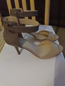 NINE WEST OPEN TOE HEELS SANDAL GREY & BEIGE Size 7.5 M.