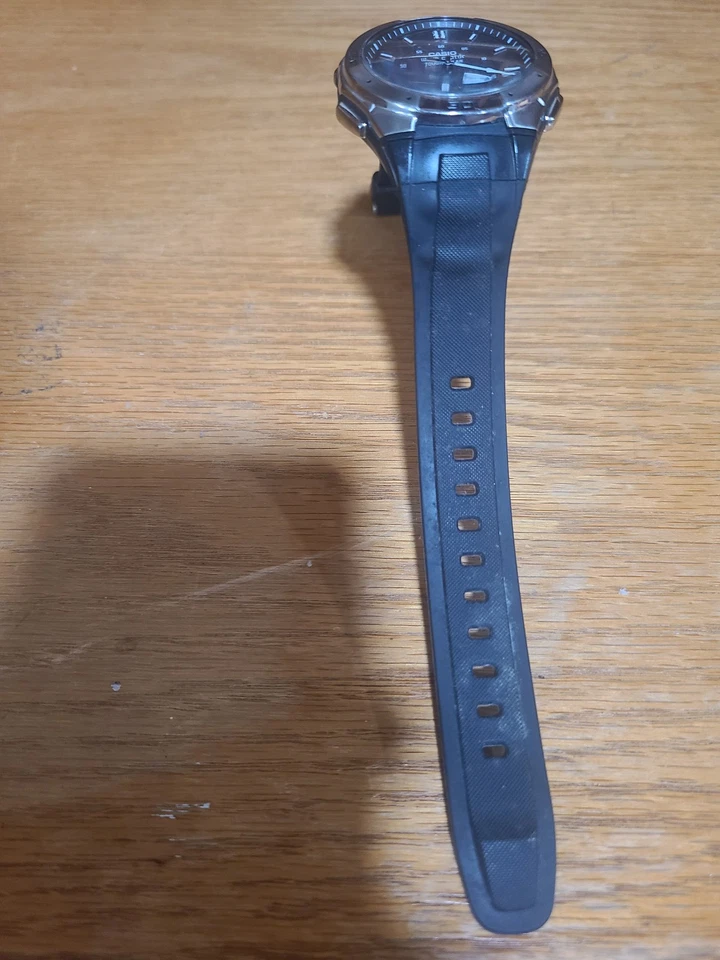 Relógio analógico digital Casio Wave Ceptor resistente solar WVA-470 41mm - Imagem 2 de 4