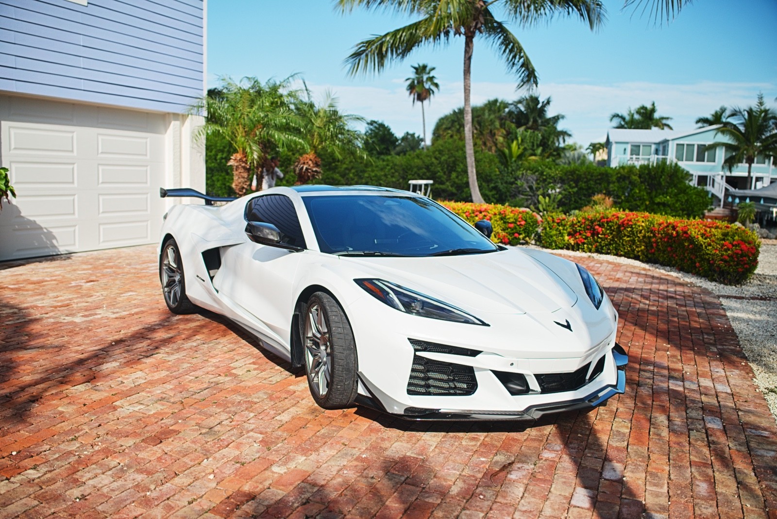 2025 White Chevrolet Corvette   | C8 Corvette Photo 6