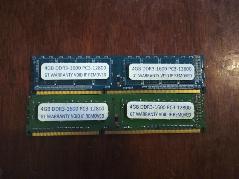 2 Sticks DDR3 8gb (2x4gb) Ram Sticks Working And Clean 