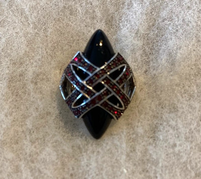 Sterling Guess 925 Onyx Ring  with Red CZ's  Size 6  1/2  -  14.3  Grams