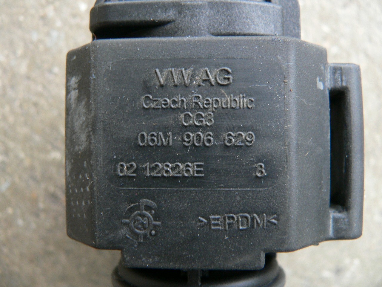Bentley Continental 2021 Vacuum solenoid valve P/N 06M906629