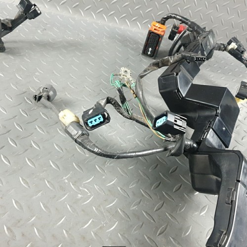 Honda VFR 800 X Crossrunner 2011 - 2014 Main Wiring Loom Harness 32100-MGY-6405 - Picture 9 of 16