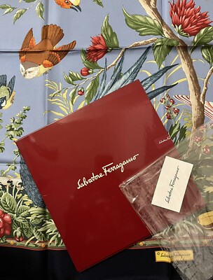 SALVATORE FERRAGAMO Schal 100% Seide Hommage Ai Raineri. Neu Mit Etikett.