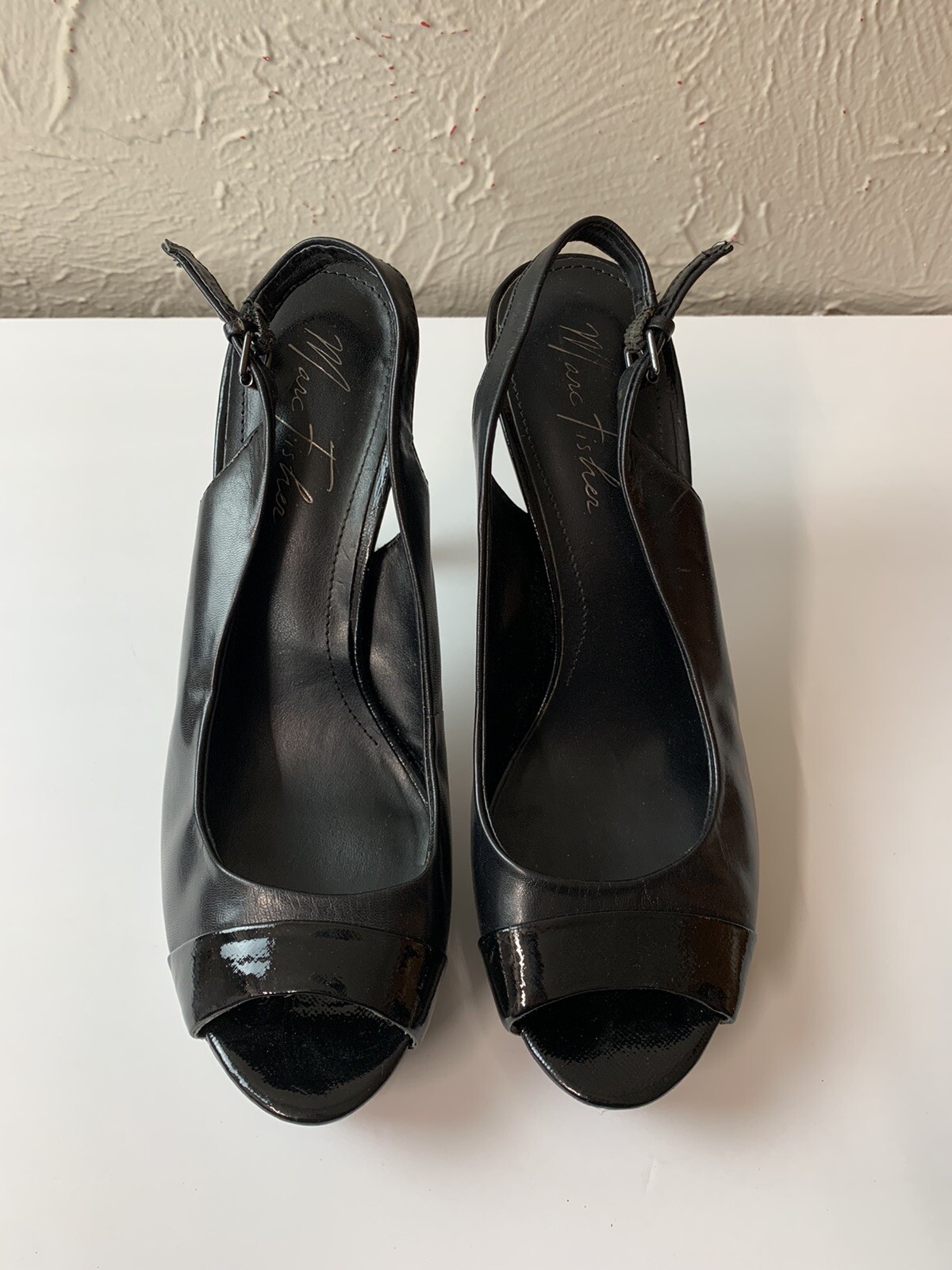 APL Marc Fisher sandalo nero punta aperta tacco plateau posteriore misura 8 5