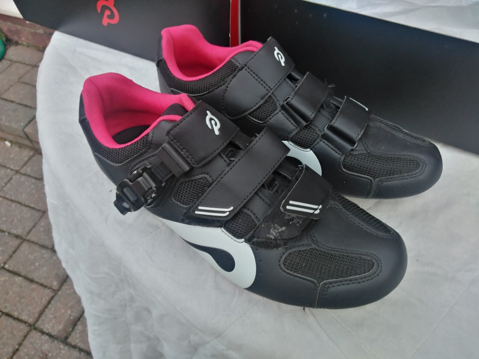 PELOTON UNISEX CYCLING SHOES UK 9.5 EU 44 look delta cleats eBay