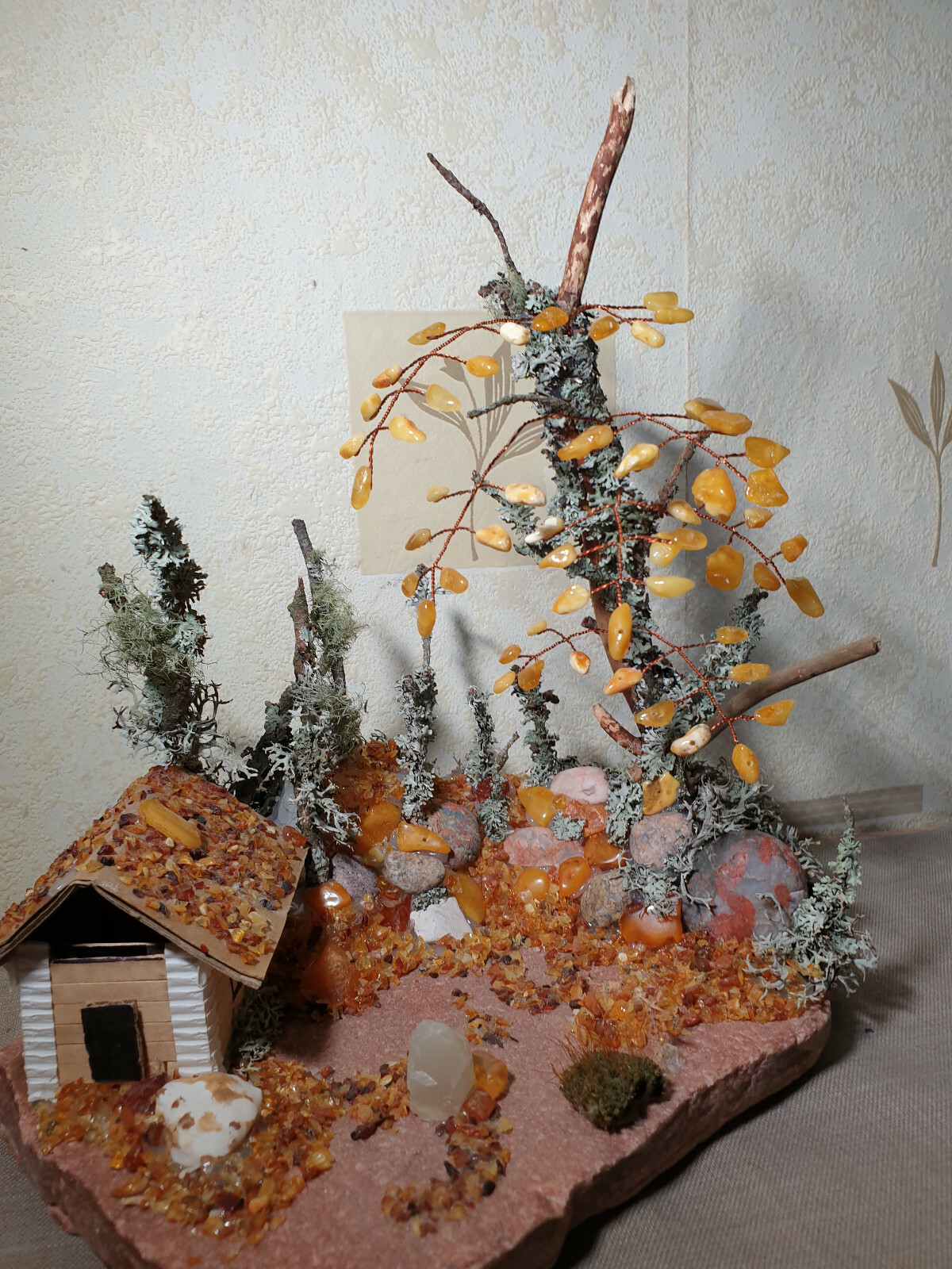 Baltic amber figurine figure table plaque decor gems pine Tree petal moonstone