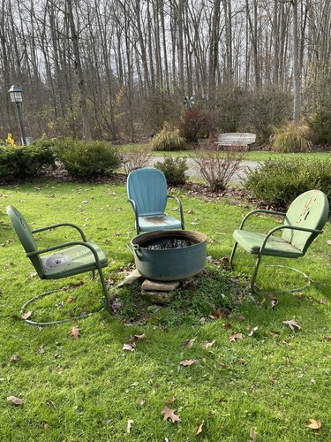 Vintage Fire Pit - Burning Metal Kettle & 3 Chairs