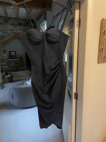 Lavish Alice Dress Size 6. Only worn once. Ideal for Weddings etc.