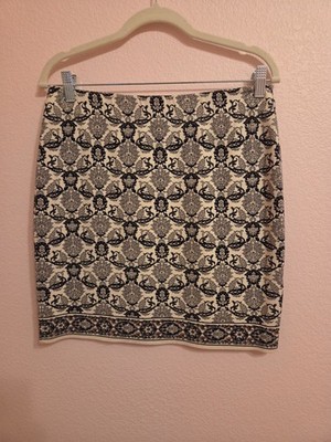 Max Studio woman's black, cream & gray paisley pull-on skirt, size M