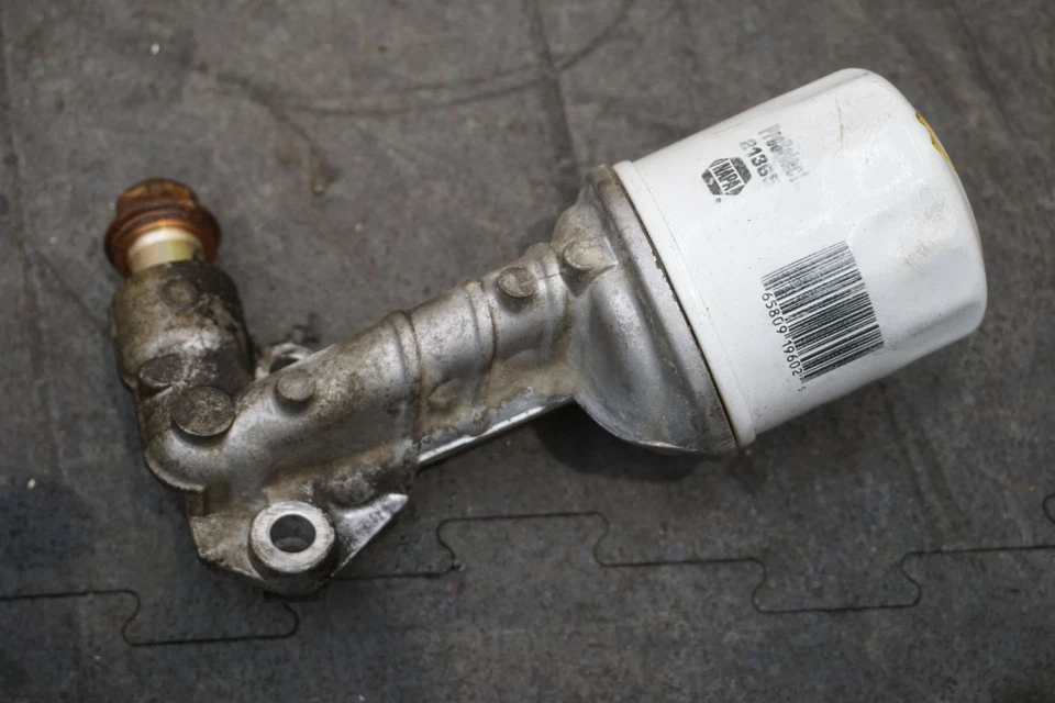 Adaptador de filtro de aceite OEM Mazda RX8 2006-08 Foto 3 de 4