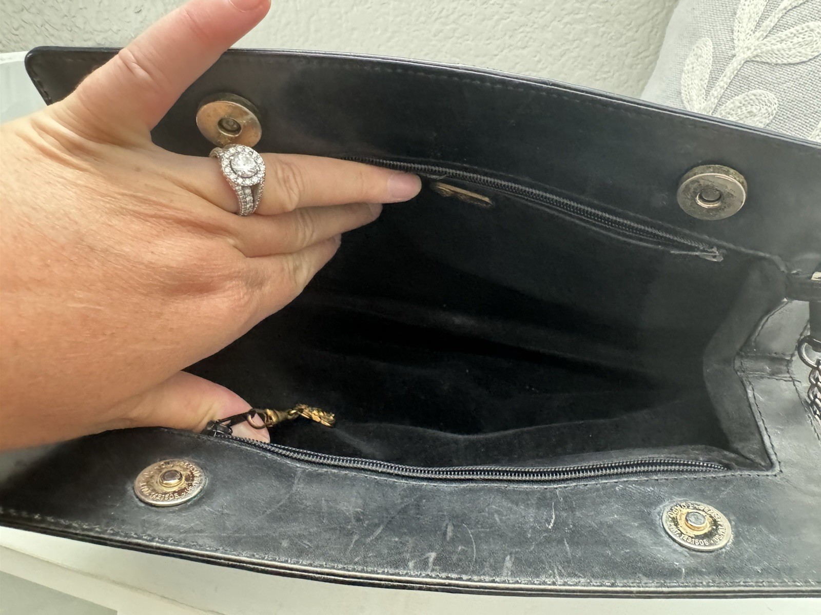 GUCCI VINTAGE PYTHON EMBOSSED CLUTCH CROSSBODY BL… - image 6