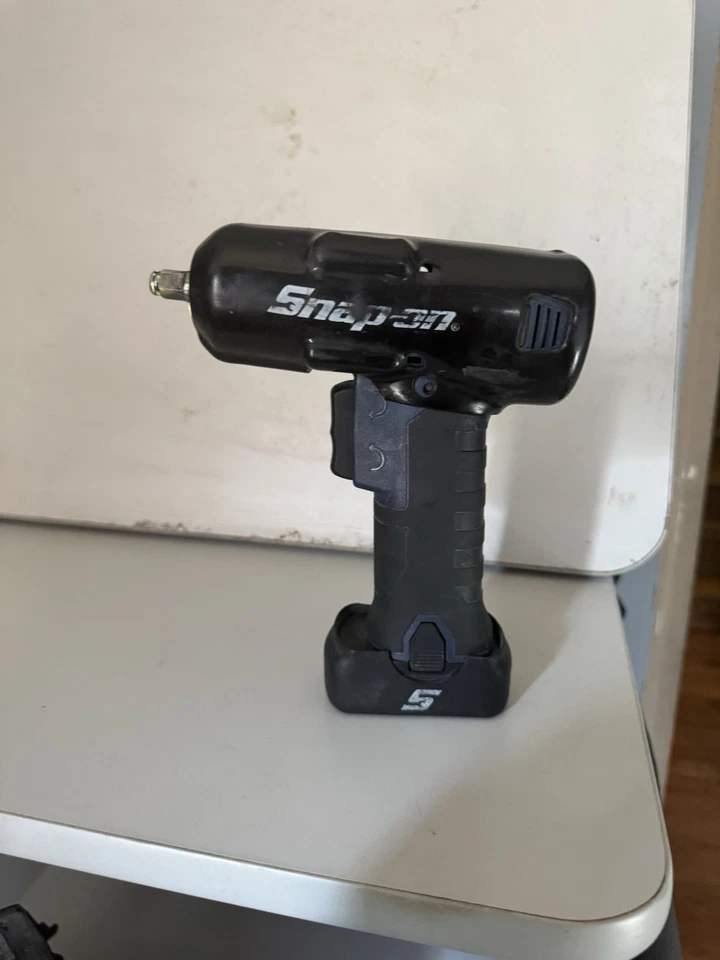 Snap-On 14.4V 3/8" Drive MicroLithium Cordless Impact Wrench Kit - Image 3 of 3