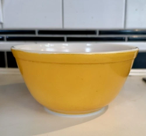 Vintage Pyrex Glass 402 1.5 Qt Mixing Bowl Citrus Orange Ovenware