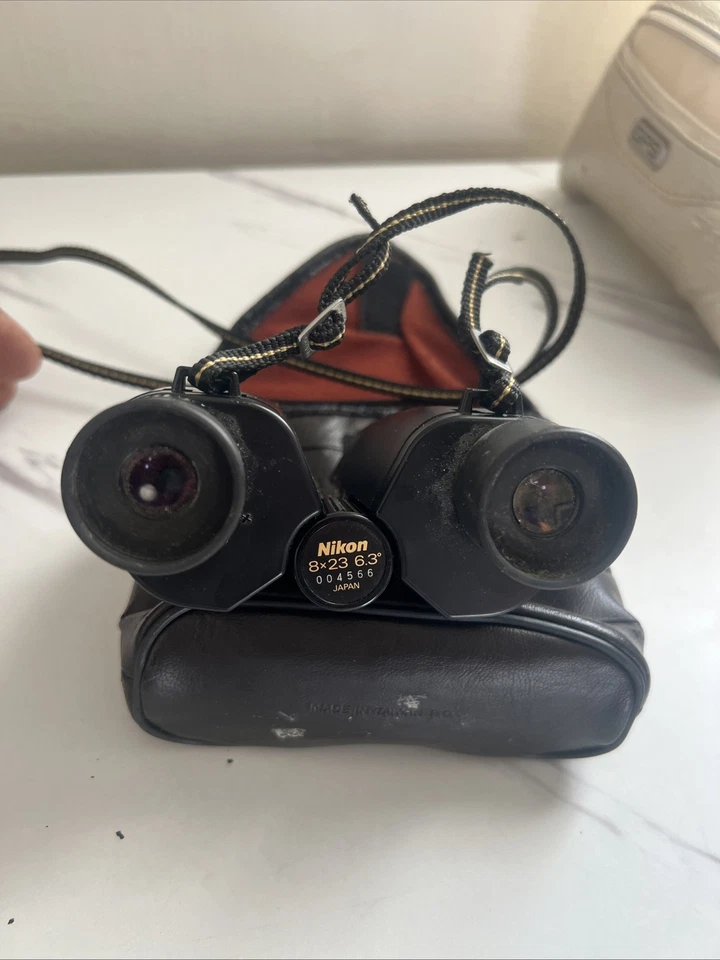 Nikon Venturer II Compact Binoculars 8X23 6.3 Degree w/ Case Made in Japan - Image 2 of 4