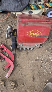 Gandy m904 Crop Feed Additive & Herbicide Pesticide Applicator Hopper 12volt