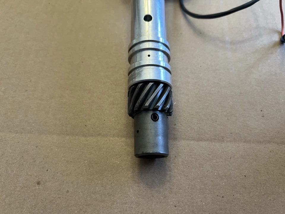 Distribuidor Billet Dual-Sync FAST 305005, bloque pequeño/bloque grande para Chevy Foto 3 de 4