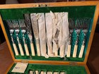 ANTIQUE 24 PC ALLEN & DARWIN SHEFFIELD FORK & KNIFE SET W/BOX & KEY SILVER PLATE — photo 2