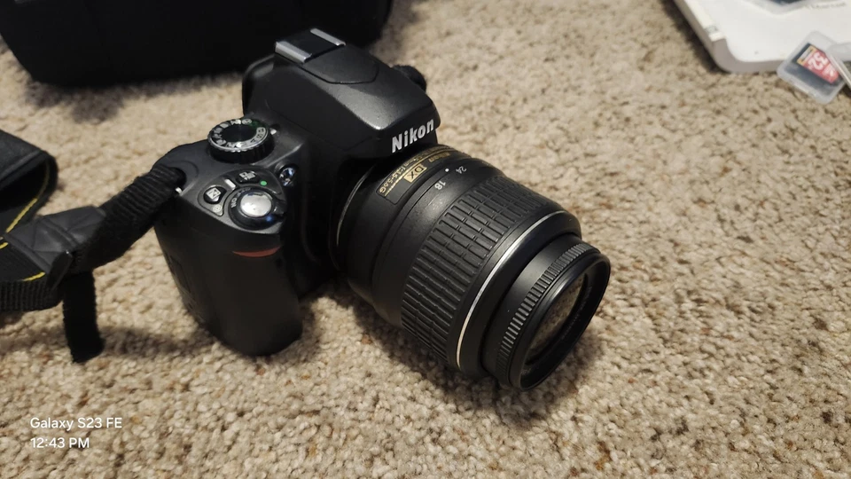 Nikon D D60 10.2MP Digital SLR Camera - Black (Kit w/ 18-55mm Lens) - Image 2 of 4