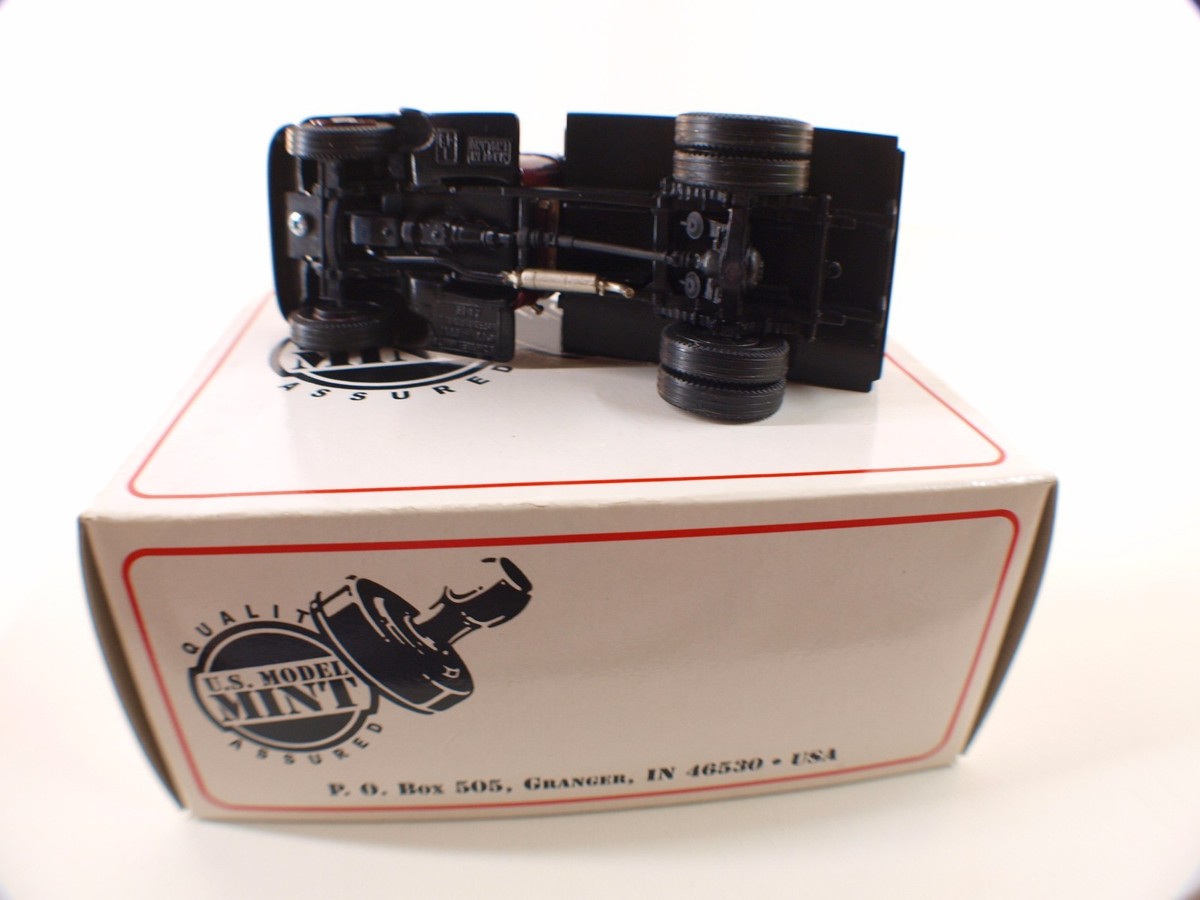 US Model USA n° US-19 camion INTERNATIONAL KB12 Tipper 1947 14 cm MIB