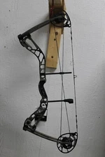 Bowtech Convergence - RH - 8-70lbs - Country Roots