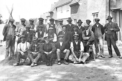 mdd-18 Sozialgeschichte, Bauarbeitergruppe, unbefindet. Foto