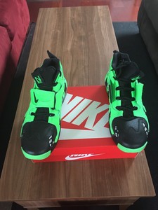 nike air dt max 96 black and white