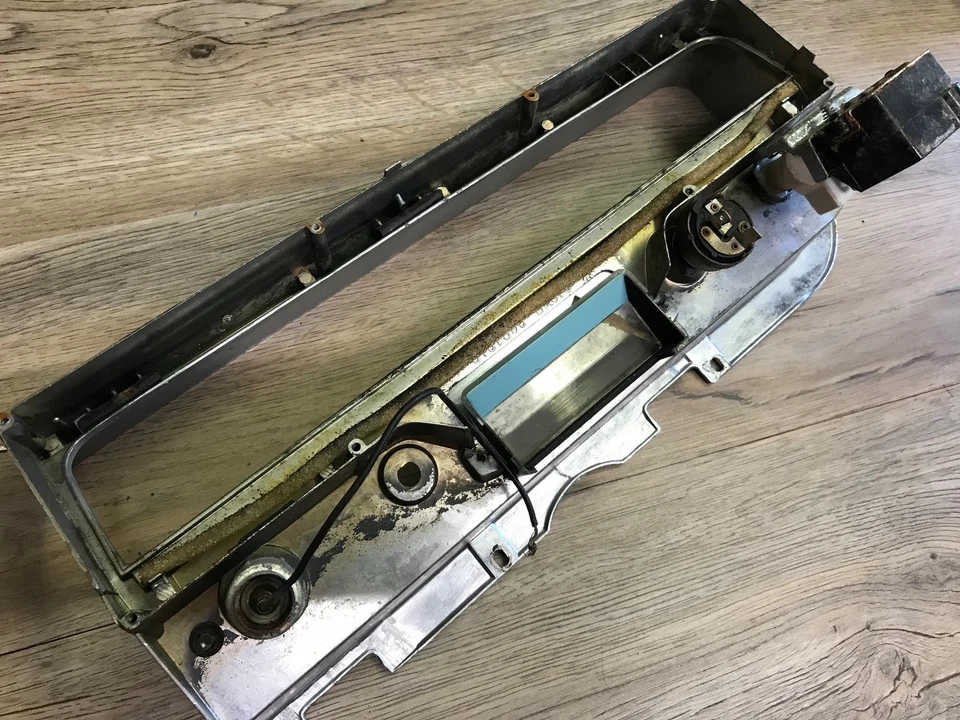 Buick Skylark 1964 LH tablero inserto bisel de ajuste usado GM + limpiaparabrisas, interruptor de luz Foto 4 de 4