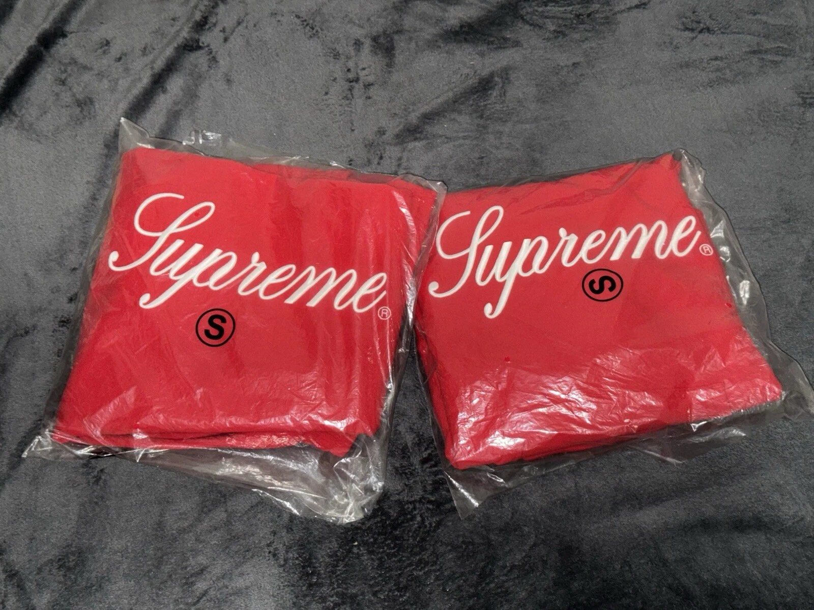 Sweat à capuche et pantalon de survêtement Supreme Raised Script survêtement intégral ??